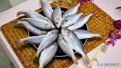 ​怎么炸鱼不粘锅不掉皮的正确方法