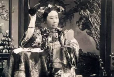 ​李莲英有一绝招，给慈禧梳头从不掉头发