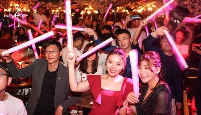 柳州仔斥资2亿打造浪漫告白圣地,女朋友知道后……