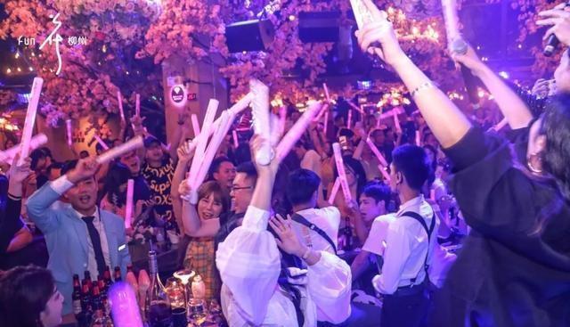 柳州仔斥资2亿打造浪漫告白圣地,女朋友知道后……
