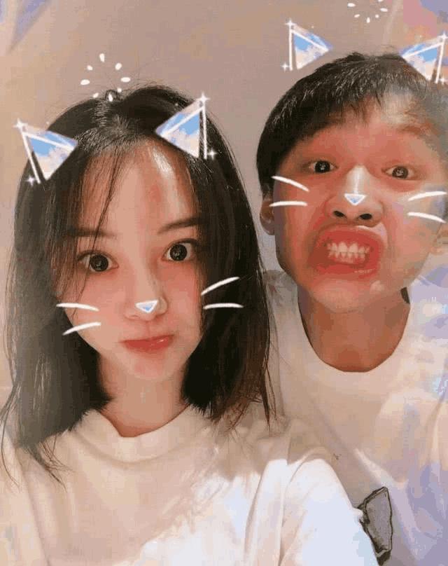 郑爽公开晒与男友合照,两人亲密十足,张恒颜值秒杀张翰