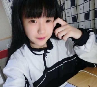 ​杨清柠晒出“浴池照”，晒出骄人曲线超性感，万千宅男截图无数！