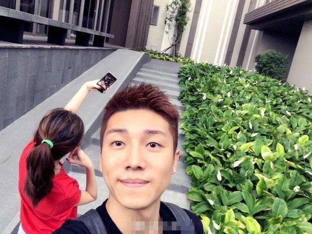 他与12岁女孩相恋, 苦等6年只为等她成年, 如今终修成正果