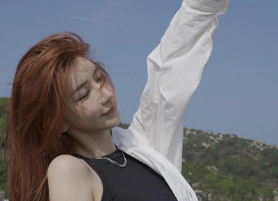 ​二婚新娘带女儿嫁给头婚新郎，女儿婚礼上送戒指，新郎表情引争议