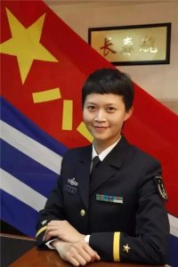 ​中国首位女舰长：拒绝百万年薪以博士特招入伍，仅用十年成为传奇