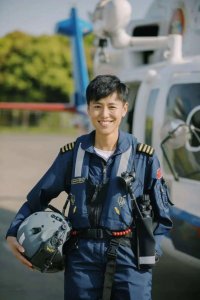 ​奋斗者·正青春丨中国第一代女搜救机长宋寅