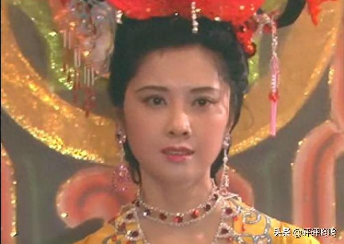 86版《西游记》罕见旧照，女儿国国主端庄持重，美得很古典