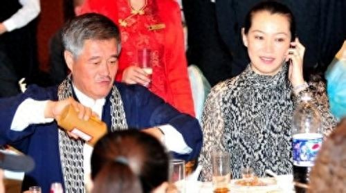 赵本山现任妻子马丽娟近照