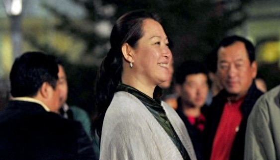 赵本山现任妻子马丽娟近照