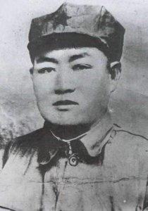 ​此人何以被誉为子弹不敢碰的军神？除了会打仗，还有这两大原因