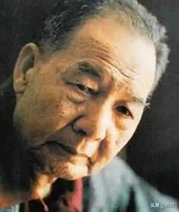 ​他是海南省第一任省长，69岁担任海南省省长，70岁被撤销职务