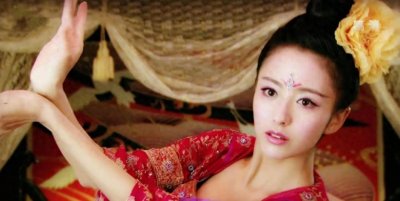 ​赵飞燕, 她发明的一件东西，如今竟风靡全球