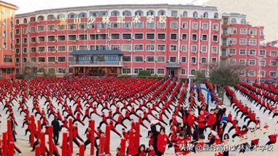 ​嵩山少林武术学校是正规武校吗？地址在哪？