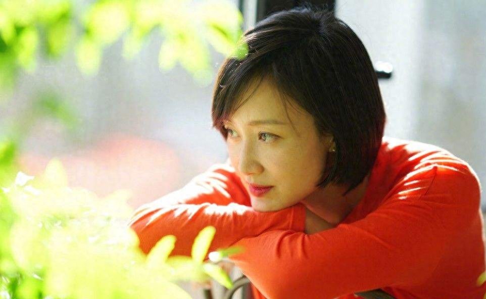 赵子琪:央视最美主持人,两任男友为她离婚,婚礼被叫“小三”