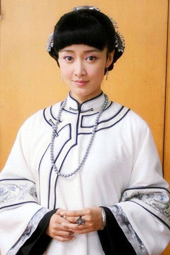 赵子琪:央视最美主持人,两任男友为她离婚,婚礼被叫“小三”