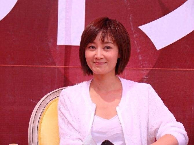 赵子琪:央视最美主持人,两任男友为她离婚,婚礼被叫“小三”