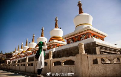 ​西宁，这座被誉为夏都的城市，夏天却是热闹的