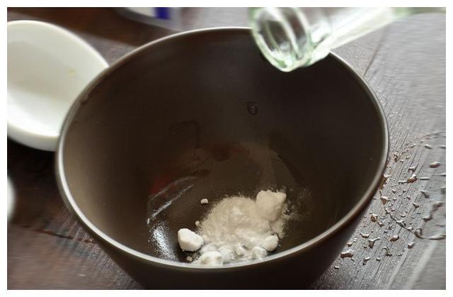 家里下水道堵了别用棍子捅！教你三个小妙招，轻松疏通下水道