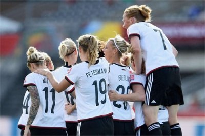 ​U20女足世界杯，为何不让中国女足参加？因为沈梦雨涂口红