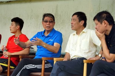 ​盖棺定论！范志毅被查悬念揭晓，直播怒骂网友：我几套房关你屁事