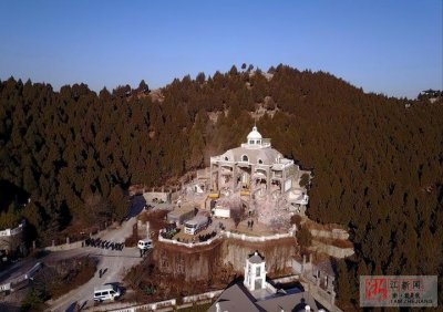 ​面积2000平方米400人同时拆！济南拆除市中心超豪华违建“大白宫”