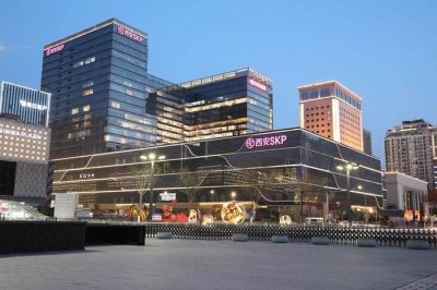​西安“最土豪”商场，平常人不敢进门，游客来此打卡，却不敢消费