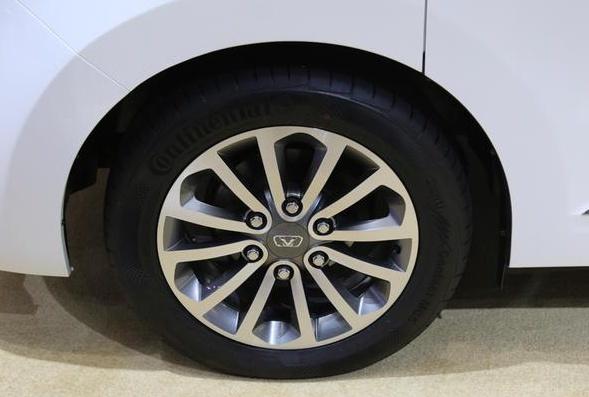 华颂商务车7座报价和图片(宝马7座商务车价格及图片)