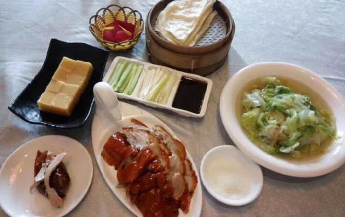 北京最正宗的烤鸭店评选：大董、便宜坊、全聚德，你最爱吃哪一家