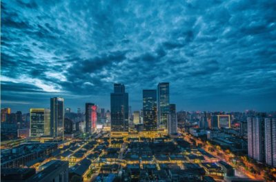 ​何为少不入蜀，老不出川