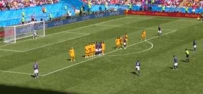 ​法国VS澳大利亚半场0:0，澳大利亚打得不保守，法国没体现出优势