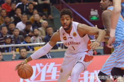 ​四川男篮签约前山东队外援贾森汤普森