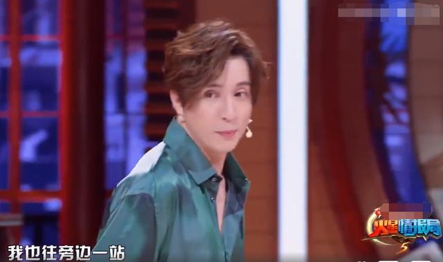薛之谦刚刚出道被主持人骂（薛之谦刚成名时）(6)