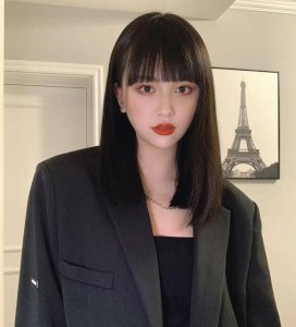 ​空气刘海都有哪几种？看你的脸型适合哪个，显脸小又时髦洋气