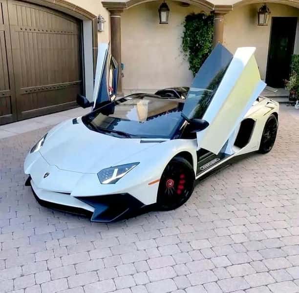 世界名车排名前十名迈巴赫多少钱(世界名车排名前十名)