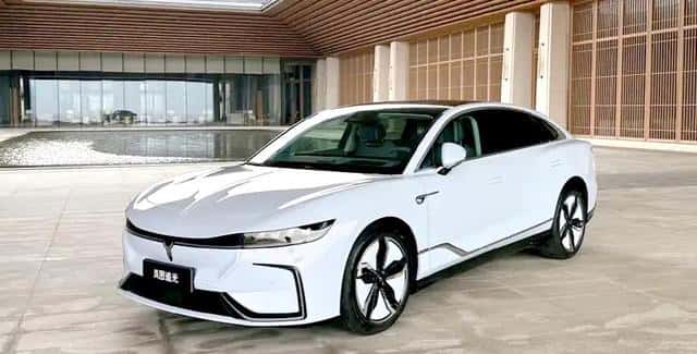 世界名车排名前十名迈巴赫多少钱(世界名车排名前十名)