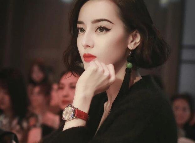 迪丽热巴民国风造型