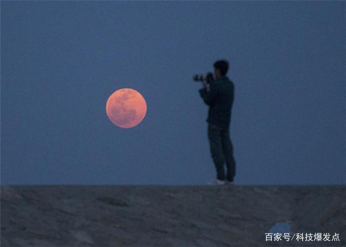 中秋节赏月,月亮颜色不断变化?“蓝月亮”了解一下!