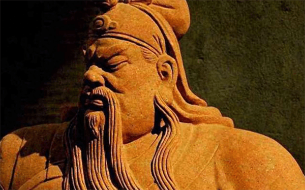 关公睁眼闭眼有说法吗(关公像睁眼和闭眼有什么讲究)