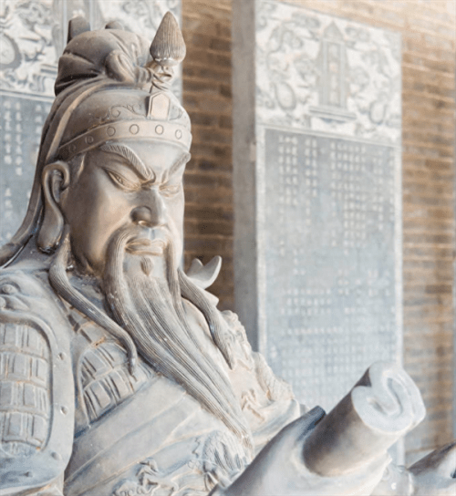 关公睁眼闭眼有说法吗(关公像睁眼和闭眼有什么讲究)