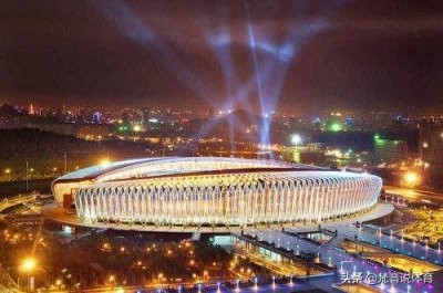 ​鲁能大球场明年4月进入改建期，但是很遗憾改成专业球场很难