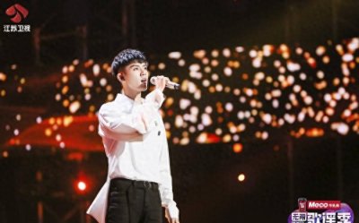 ​周俊伟英年早婚，只为把她留在自己身边，这样的爱情羡慕了