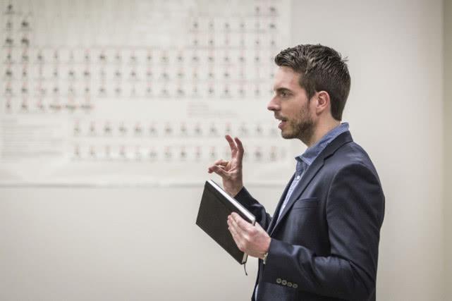 英语考到“专八”相当于美国人的什么水平?美女外教说出了大实话