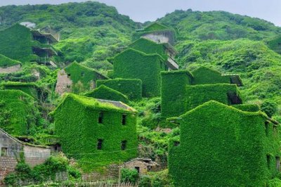 ​浙江有一美丽的海岛，过往繁华人称“小台湾”，现却以无人村闻名