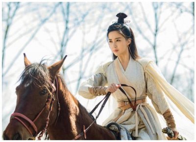 ​新版“殷素素”首秀就霸屏全网，网友评价比郭妃丽还有辨识度