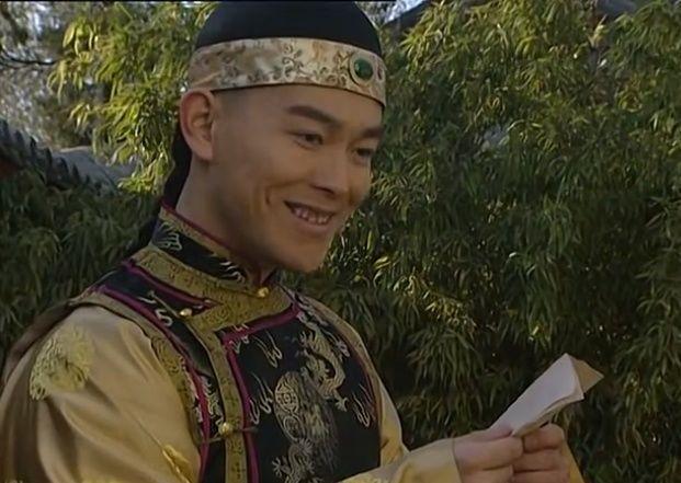 《雍正王朝》里,弘时贵为皇子,为什么要泄露雍正的科举考题?