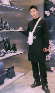 ​黄景瑜许魏洲同时期出道，为何差距甚大