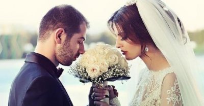 ​易建联曾苦追刘亦菲，对刘亦菲痴迷到什么地步呢？送百万手镯给她