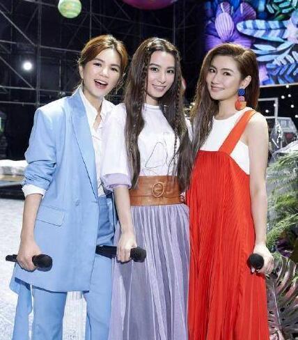 Selina承认假唱事件始末 声音暂时无法恢复严重吗