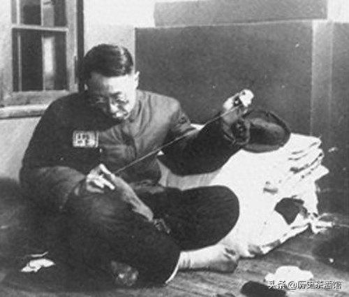 老照片再现溥仪的传奇一生:图七为复辟,最后一张是特赦后的生活