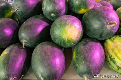 ​黑美人西瓜怎么挑最好吃（买到又熟又甜黑美人西瓜这么简单）